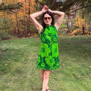 Vintage 70s green floral mini dress Hawaiian mod boho hippie gogo